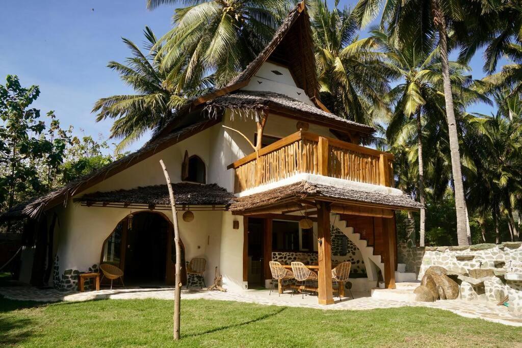 Beach-Front Sumbawa Surf House Lemonga Kültér fotó