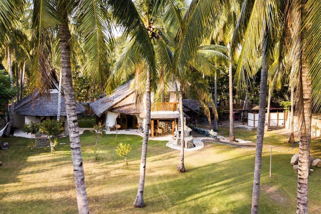 Beach-Front Sumbawa Surf House Lemonga Kültér fotó
