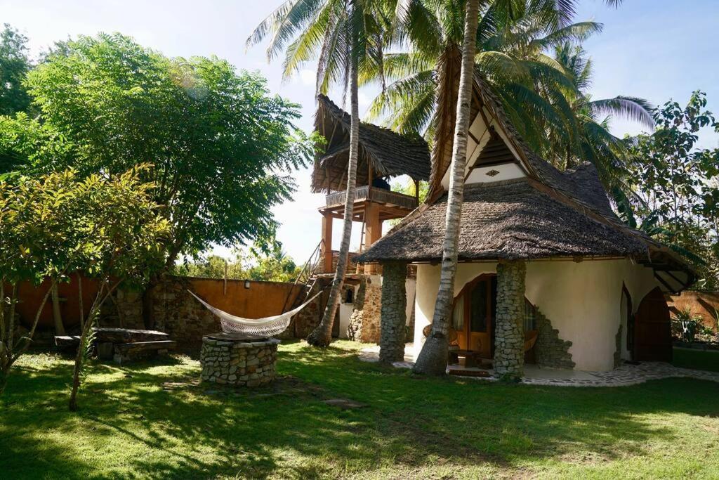 Beach-Front Sumbawa Surf House Lemonga Kültér fotó